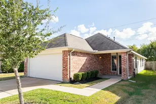5731 Post Oak Manor Dr, Houston, TX 77085 - Photo 1