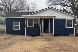 5617 Ave D, Lubbock, TX 79404 - Photo 2