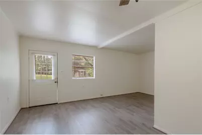 712 Cline Street #D, Huntsville, TX 77340 - Photo 4