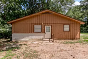 712 Cline St, Huntsville, TX 77340 - Photo 2