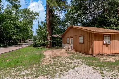 712 Cline Street #D, Huntsville, TX 77340 - Photo 18