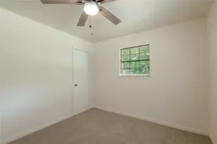 712 Cline St, Huntsville, TX 77340 - Photo 16
