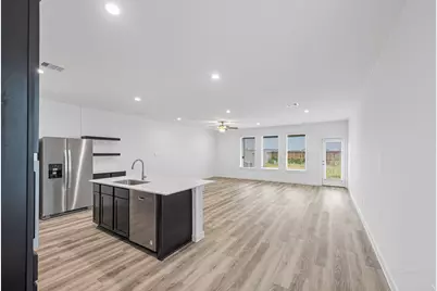 3002 Crown Gate Drive, Houston, TX 77047 - Photo 6