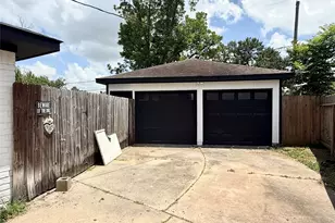 8911 Hendon Ln, Houston, TX 77036 - Photo 18