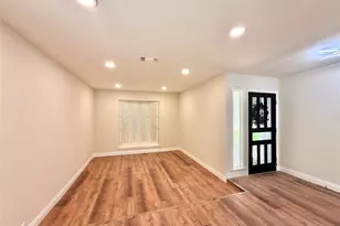 8911 Hendon Ln, Houston, TX 77036 - Photo 4