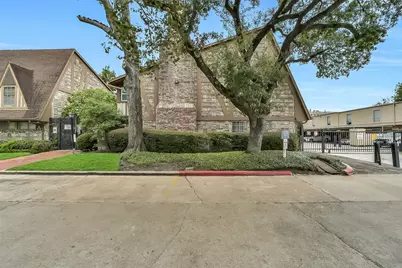 2574 Marilee Lane #1, Houston, TX 77057 - Photo 32