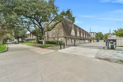 2574 Marilee Lane #1, Houston, TX 77057 - Photo 30