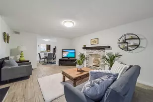2574 Marilee Ln, Houston, TX 77057 - Photo 2