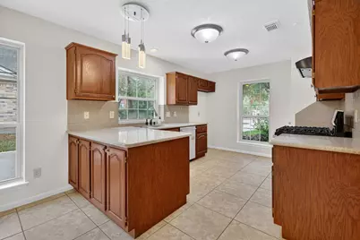 103 Breezy Point Place, The Woodlands, TX 77381 - Photo 10