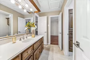 1030 Crossroads Dr, Houston, TX 77079 - Photo 32