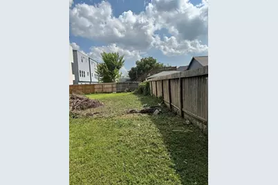 2213 Berry Street, Houston, TX 77004 - Photo 2