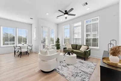 3109 Jensen Dr #B, Houston, TX 77026 - Photo 8