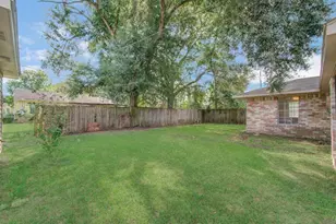 809 Collins St, Richmond, TX 77469 - Photo 8