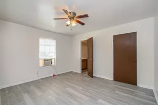 809 Collins St, Richmond, TX 77469 - Photo 2