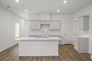 1727 Portia Ln, Conroe, TX 77301 - Photo 4