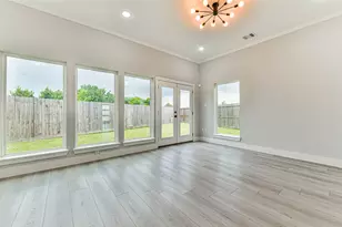 9202 Buffum St, Houston, TX 77051 - Photo 8
