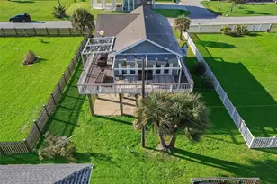 21801 Zachary Dr, Galveston, TX 77554 - Photo 2