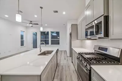 1524 Ojeman Road #D, Houston, TX 77055 - Photo 8