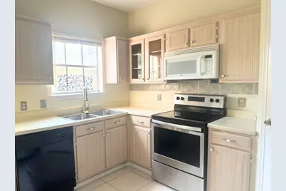 7575 Cambridge Street #1902, Houston, TX 77054 - Photo 4