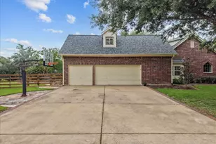 408 Allan St, Friendswood, TX 77546 - Photo 4