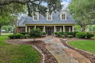 408 Allan St, Friendswood, TX 77546 - Photo 2