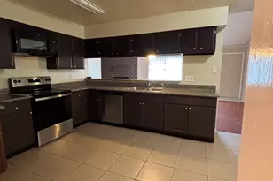 811 Whispering Pine Dr, Missouri City, TX 77489 - Photo 2