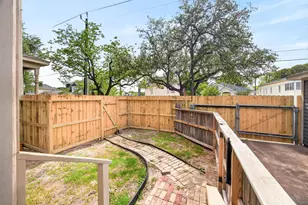 3828 Bernardo De Galvez Ave, Galveston, TX 77550 - Photo 20
