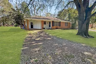 312 S 5th St, Crockett, TX 75835 - Photo 2