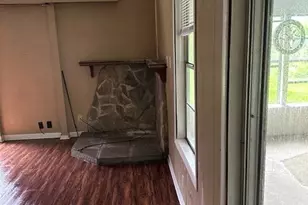 322 Circle Way St, Lake Jackson, TX 77566 - Photo 6