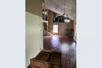 322 Circle Way Street, Lake Jackson, TX 77566 - Photo 2