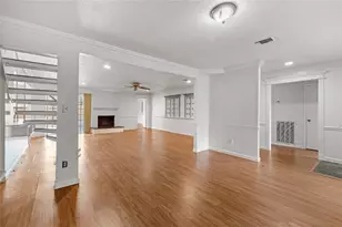 6327 Lynkat Ln, Houston, TX 77083 - Photo 6