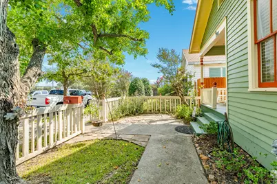 4123 Avenue Q, Galveston, TX 77550 - Photo 4