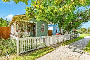 4123 Avenue Q, Galveston, TX 77550 - Photo 2