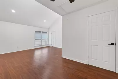724 Country Place Drive #E, Houston, TX 77079 - Photo 30