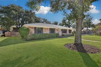4402 Fallbrook Drive, Houston, TX 77018 - Photo 2