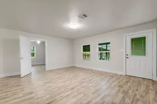 4622 Firnat St, Houston, TX 77016 - Photo 4