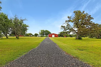9813 County Road 309, Navasota, TX 77868 - Photo 2