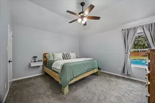 202 W Larkspur Dr, Alvin, TX 77511 - Photo 16