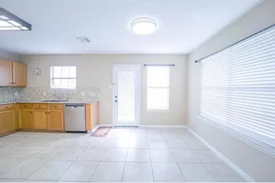 9611 Prairie Dog Run, Sugar Land, TX 77498 - Photo 4