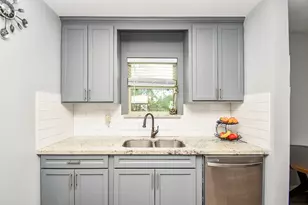 1607 Sylvester Rd, Houston, TX 77009 - Photo 18