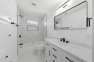 303 E Fair Harbor Ln, Houston, TX 77079 - Photo 26