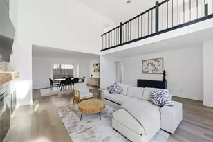 303 E Fair Harbor Ln, Houston, TX 77079 - Photo 8