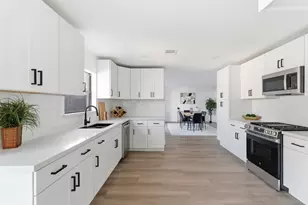 303 E Fair Harbor Ln, Houston, TX 77079 - Photo 14