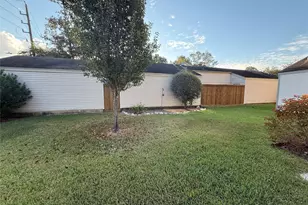 12800 Briar Forest Dr, Houston, TX 77077 - Photo 32