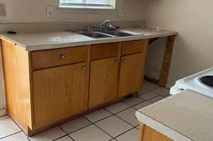 2210 Buchanan Dr, Baytown, TX 77520 - Photo 2