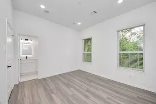 5103 Mallow St, Houston, TX 77033 - Photo 20