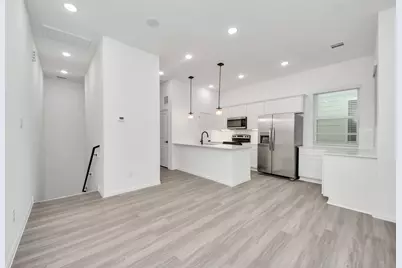 5103 Mallow Street #B, Houston, TX 77033 - Photo 6