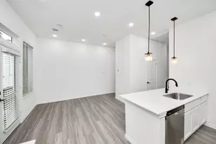 5103 Mallow St, Houston, TX 77033 - Photo 8
