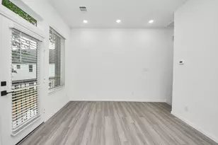 5103 Mallow St, Houston, TX 77033 - Photo 12