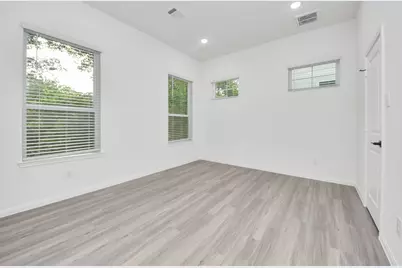 5103 Mallow Street #B, Houston, TX 77033 - Photo 18
